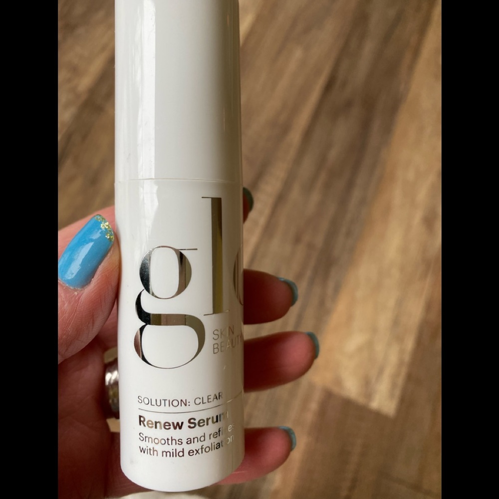 Glo Skin Beauty renew serum